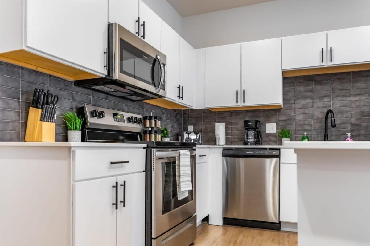 2br Luxury New With Outdoor Pool Apartment
