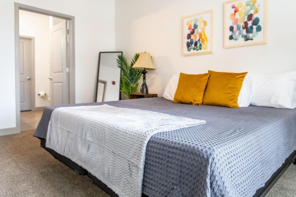 2br Luxury New With Outdoor Pool *