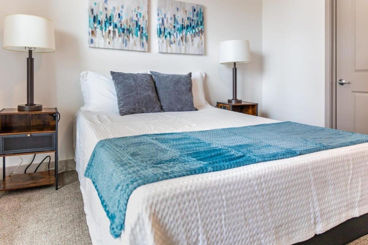 2br Luxury New With Outdoor Pool Apartment *